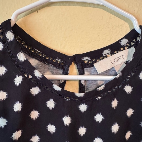 LOFT Navy Blue Sleeveless Blouse Size Small - Picture 2 of 3